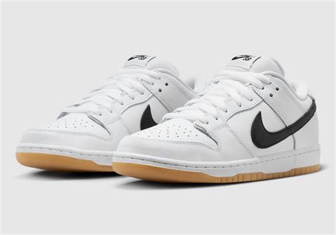 dunk low white swoosh